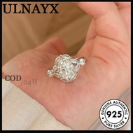 Marquise Diamond Women's Ring with Luxurious Egg-Shaped Zirconia Edge