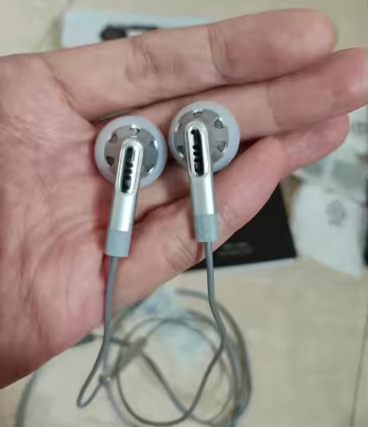 FiiO FF1 Wired HiFi Earphones 3.5mm Plug Dynamic Driver in-ear Headphones with Mic Detachable Cable 