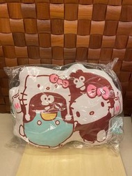 Hello Kitty X 奧樂雞聯名抱枕