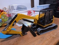 Bruder 2337/01 CAT Caterpillar Excavator Construction Vehicle
