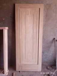 Daun pintu kayu Meranti minimalis