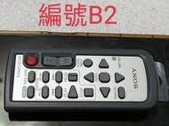 編號B2/新品 SONY RMT-835攝影機遙控器如圖，虧售一支450元。