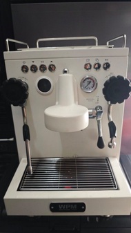 WPM  專業拉花咖啡機 330j 與nespresso delonghi 家商同級