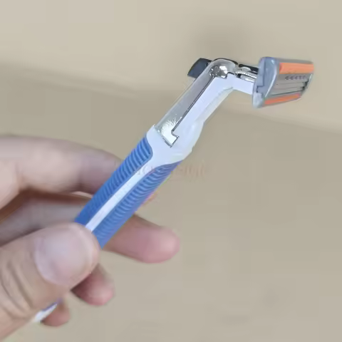 3-layer Blade Razor Hand Razor Man Shaving Knife Free hand razor leaf shave