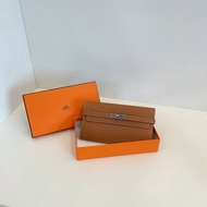 Hermes Kelly long wallet
金棕銀扣