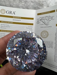 เพชร (1 เม็ด น้ำหนัก 6.00 กะรัต )โมซาไนท์ เพชร โมอีส MOISSANITE มี ใบ เซอร์ะอยู่ในซีน ตัวเลขเลเซอร์