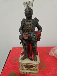 中世紀鐵甲武士造型吉酒瓶一個