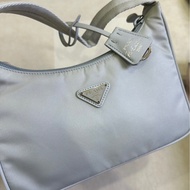 Prada hobo 藍灰色