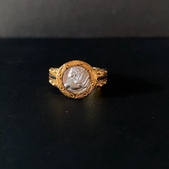 Original Niche Italian Looking Back Lion Carved Ancient Coin Ring Retro Embossed Original Niche Ital