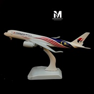 MÔ HÌNH MÁY BAY AIRBUS A350 MALAYSIA AIRLINES TỈ LỆ 1:400 (20CM) KIM LOẠI CAO CẤP SƠN TĨNH ĐIỆN BÓNG