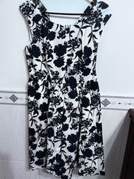 日本專櫃正品jill stuart氣質花朵黑白氣質腰身修身洋裝Rika yabbi 梨寶 kimy