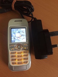 Sony Ericsson J300i 手機 Sony Ericsson J300i 手提電話，著機正常，建議自行更換新電池 ( ♻️以物易物 / swap / exchange )