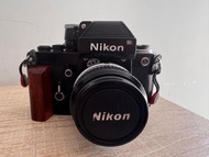 Nikon F2 黑色相機 DP-1 連35mm 鏡頭，機身木柄