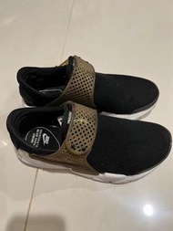 （二手）NIKE 女生23cm WMNS NIKE SOCK  DART BR 黑白 網布 襪套 慢跑鞋 跑步鞋