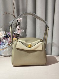 20/2 香港現貨｜Hermes Lindy 26✨😍8Q Beige Marfa 馬爾法米 TC leather 金扣 Stamp b（2024/1月香港票）😍
