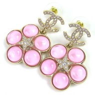 全新未使用 CHANEL F24B ABE285 Coco Mark 水鑽星星花朵耳環，雙耳式，粉紅色，金色配件，含原廠盒，法國製造