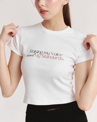 เสื้อยืดครอปผู้หญิง สไตล์ Casual แขนสั้น สกรีนลาย "Raising My Voice and My Standards" Free Size เบบี