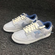 【全新】Nike Dunk Low “Bright Side” 翻毛皮女款板鞋 灰藍（35-46碼）原廠直出 第二雙折扣