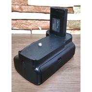 Andoer Battery Grip for Nikon D3100 D3200 D3300