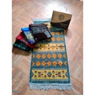 Al Turkish Midi Bludru Prayer Mat/Tanggung with Papper Bag Souvenir