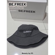 BE;FREEK Bucket Hat Gray | Full 900.- *Forward*