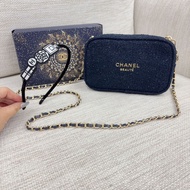 收單日：20/11🕝😍Chanel Beauty贈品🎁 Chanel Beauty 2025年最新款聖誕化妝袋 X 頭箍套裝🎄