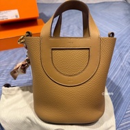 Hermes in the loop 18 餅乾色 豬鼻菜籃子 送Twilly 全新閑置品 全配