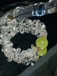 白水晶隨形串起一整個夏天的通透 岫玉圓珠暈開一抹青提奶綠