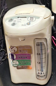 功能正常（冇電也可手壓出水）  Rasonic 樂信：電熱保温水壺  4.3L，香港220V電压使用。