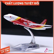 MÔ HÌNH MÁY BAY KIM LOẠI VIETJET AIR 16CM + KÈM ĐẾ MICA