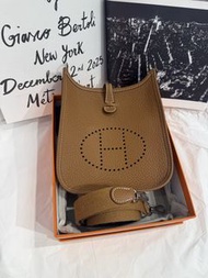 門市現貨～Hermes Mini Evelyne 金棕銀釦 W stamp