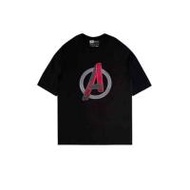 PickMeUp เสื้อยืดพิมพ์ลาย AVENGERS TEXTURED LOGO สีดำ (324419-698507010)