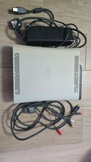 Xbox 360 主機及7個遊戲