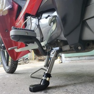 XO CB 304 stainless steel tilt stand installed for Fuled, Wave 125i, and Fuled lowering forks with s