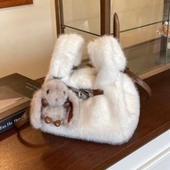 Autumn Winter Super Hot Niche Furry Bag Female Korean Niche Shoulder Messenger Bag Portable Furry Ba
