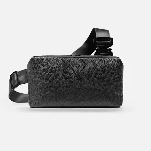 PEBBLED leather GRAMS 28 157 Essential Sling black leather Men Crossbody bag