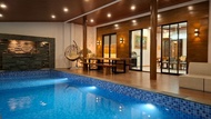 Rumah  m² dengan 5 kamar tidur dan 5 kamar mandi pribadi di Ciawi (THE LUX 5BR Private Pool Villa Vi