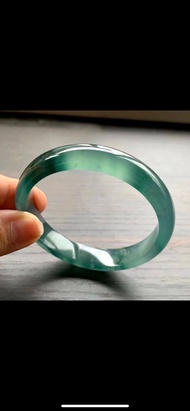 冰種翡翠天然翡翠玉鐲A玉手鐲 玉鈪 • 冰種熒光藍水翡翠福鐲