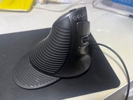 Logitech 有線垂直滑鼠