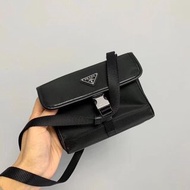 PRADA 銀扣機能風 相機包 斜孭袋 男女同款 黑色