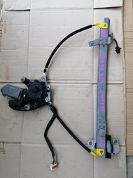 รางกระจก​ไฟฟ้า​ หน้า​ขวา​ ​มาสด้า​ 323โปรเทเก้​ Mazda​ 323​ PROTEGE​ มือ2ญี่ปุ่น