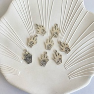 (per pcs) charm hand swirl alloy silver 5 x 18mm