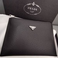 Prada 手拿包