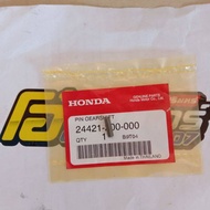 สลักล็อคกระปุกเกียร์แท้เวฟ110(ตัวยาว)1ชิ้น อะไหล่แท้ศูนย์HONDA  ใช้สำหรับรถรุ่น: CZ-i 2009 DREAM110i 2011 SUPER CUB 2013 SUPER CUB 2014 SUPER CUB 2017 SUPER CUB 2018 SUPER CUB 2019 WAVE 100 2005 WAVE 100S 2005 WAVE 100Z 2005 WAVE 110i 2009 WAV