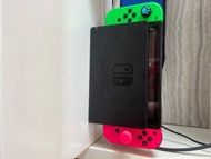 Nintendo switch, 付送4 consoles and 8 games， 和保護套。