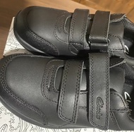 Clarks全新兒童返學黑皮鞋