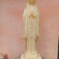 patung bunda Maria batu