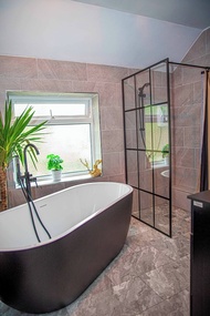 Home in Manchester Near Etihad Stadium - Parking