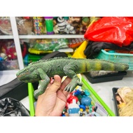 Iguana Incredible Creatures Figure