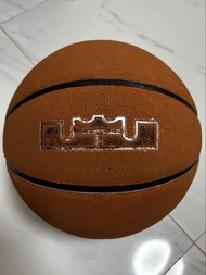 Sell Nike Lebron 詹皇 7號籃球